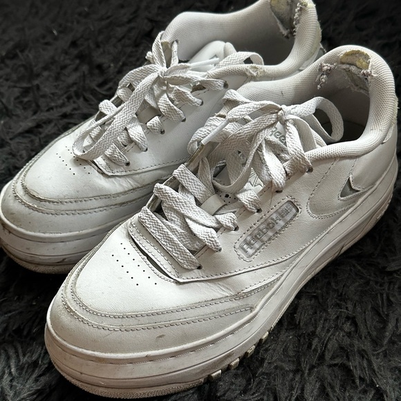 REBOOKS women size 8 - Picture 3 of 8